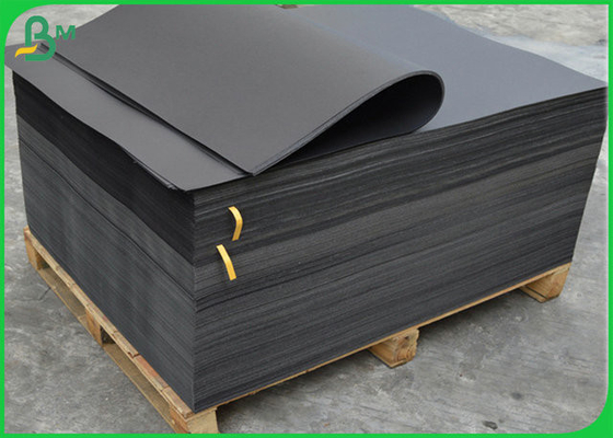 880mm 1000mm Uncoate 100gsm - 300gsm Black Kraft Cardboard For Shipping Bags Creat