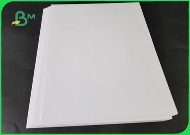 53gsm Woodfree Paper Grade A Long Grane 70 * 100cm High Brightness Reams