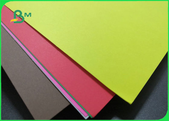 180gsm 220gsm Color Bristol Paper For Stationery Excellent Smoothness 60 × 90cm